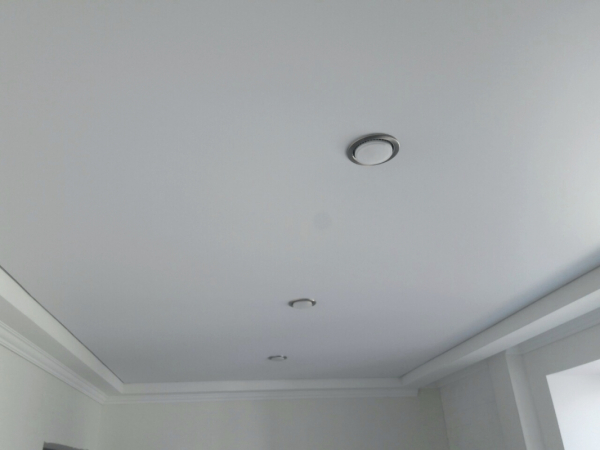 Бесшовные натяжные потолки